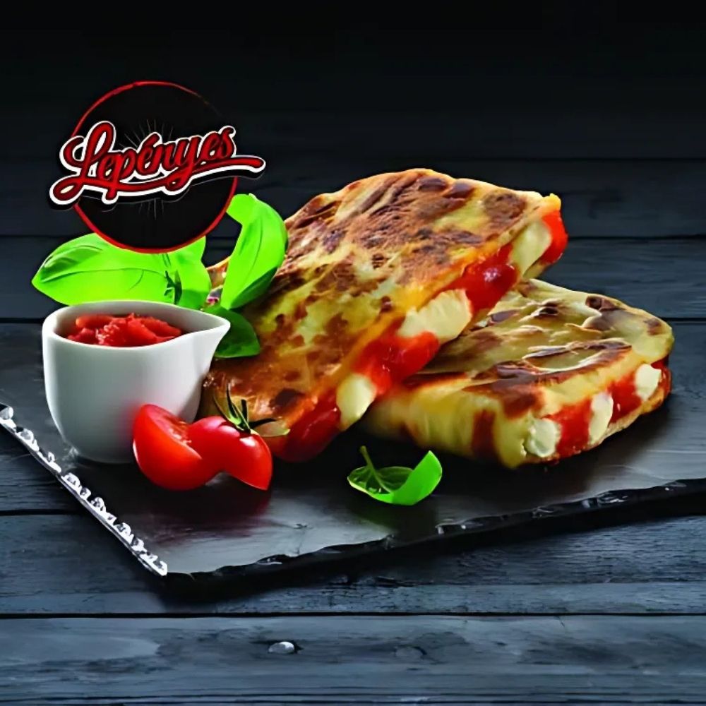 Paradicsomos mozzarellás lepény